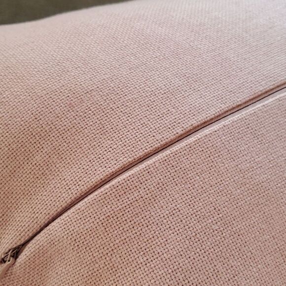 🌸Pink Pillow with LOVE in white and gold - Picture 3 of 4